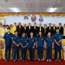 มูลนิธิป่อเต็กตึ๊ง สนับสนุนค่าพาหนะ-เครื่องอุปโภคบริโภค ให้แก่ผู้รับขาเทียม ช่างและอาสาสมัคร จ.นครปฐม