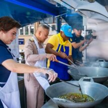 ผบ.ทร. ลงพื้นที่ตรวจน้ำท่วมจ.จันทบุรี สั่งกำลังพลเร่งช่วยเหลือปชช.ที่ได้รับความเดือดร้อน จนกว่าจะคลี่คลาย