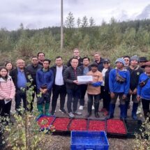 อธิบดีกรมการจัดหางาน ห่วงสวัสดิภาพแรงงานไทย เข้าพื้นที่ตรวจเยี่ยมแรงงานเก็บผลไม้ป่าในสวีเดน