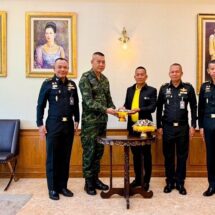 ส่งพลังศรัทธา สนับสนุนแนวรบ! กองพลทหารปืนใหญ่ รับพระเครื่อง-วัตถุมงคล หนุนใจเสริมแกร่ง ป้องกันชายแดน