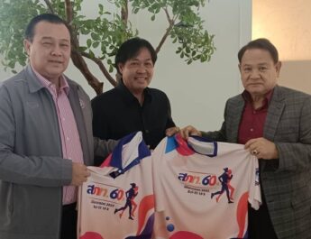 สภท. มอบเสื้อ “เดิน-วิ่ง มินินาราธอน 2025” รองประธานสภาผู้แทนราษฎร คนที่ 2