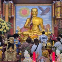 ปีม้าทอง’69! ชวนกราบไหว้ขอพร “องค์เจ้าพ่อสำเร็จ” ร่วมพิธี เจิมหน้าผาก-มือ แก้ปีชง เสริมดวงชะตา