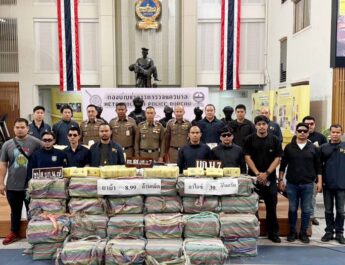 ทลายกรุ “บ้านหรูบางบัวทอง”! สืบนครบาล 7 บุกยึดยาบ้า 9 ล้านเม็ด-ไอซ์บิ๊กล็อต