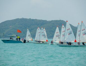 ศึกแล่นใบ ชิงแชมป์ประเทศไทย วันที่สาม ขณะที่เรือใบคนพิการ เริ่มแข่งวันแรก ที่อ่าวดงตาล