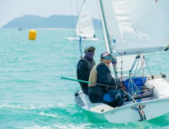 นาวี – นิชาภา ท้อปฟอร์ม นำเรือใบประเภท 470 เข้าวินเป็นอันดับที่ 1