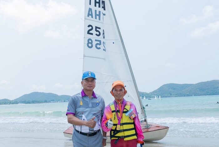 ส.เรือใบ มอบเหรียญที่ระลึกให้นักแล่นใบทางไกล-ข้ามอ่าว