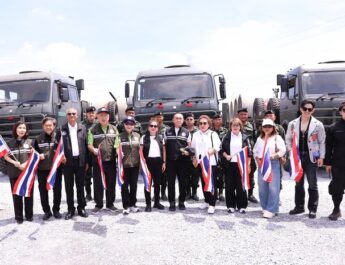 กอ.รมน. ผนึกเอกชน-จิตอาสา ส่ง “บังเกอร์-แหต้านโดรน-น้ำมันเชื้อเพลิง” หนุนกำลังพลชายแดนไทย-กัมพูชา รอบ 2
