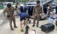 หัวหมาก ขยายผลค้นรถต้องสงสัย พบปืนลูกซองไทยประดิษฐ์ซุกซ่อนเพิ่ม 2 กระบอก พร้อมกระสุน