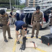 หัวหมาก ขยายผลค้นรถต้องสงสัย พบปืนลูกซองไทยประดิษฐ์ซุกซ่อนเพิ่ม 2 กระบอก พร้อมกระสุน