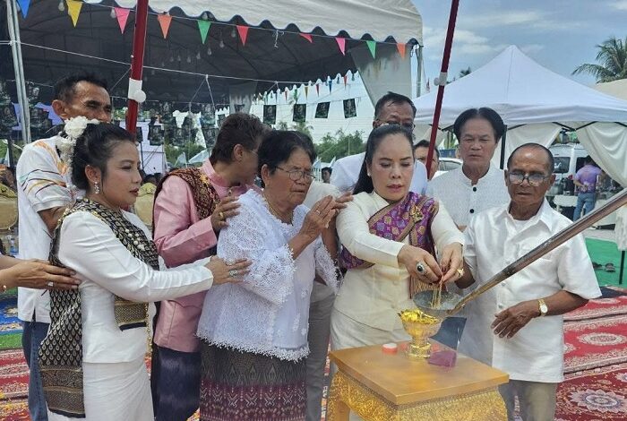 ศรัทธาหลั่งไหล! ประกอบพิธีเททองหล่อ “พระแม่ธรณี”