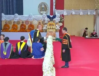 รางวัลเกียรติยศ! ดร.โชติศิริ ดารายน รับพระราชทานปริญญาดุษฎีบัณฑิต มหาวิทยาลัยราชภัฏเชียงราย