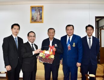 “วันมูหะมัดนอร์” รับคณะสมาคมหนังสือพิมพ์ฯ หารือแนวทางพัฒนาประเทศ-ห่วงภัยพิบัติพายุฝนและสถานการณ์ชายแดนใต้
