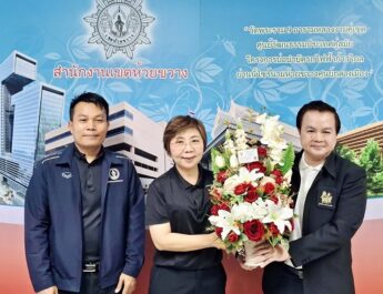 ปธ.มูลนิธิครอบครัวพอเพียง ร่วมยินดี ผอ.เขตห้วยขวางคนใหม่